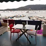 Openspace Fronte Mare Esclusivo Due Letti Matrimoniali A Portovenere Appartement *