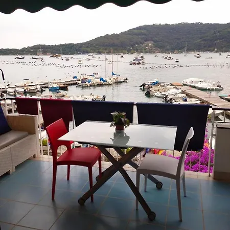 Openspace Fronte Mare Esclusivo Due Letti Matrimoniali A Portovenere Apartment *